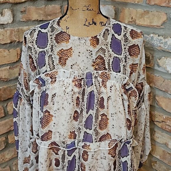 TCEC tiered drop shoulder top size Small - Picture 4 of 11